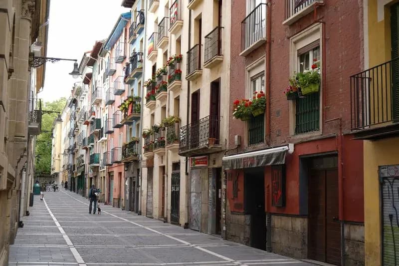 Consigna de equipaje en Paulino Caballero, Pamplona · Locker Go — foto 3